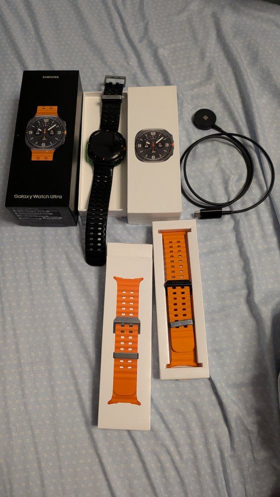 Samsung Galaxy Watch Ultra (Titanium Gray, 47mm) – Box & Extra Band Included