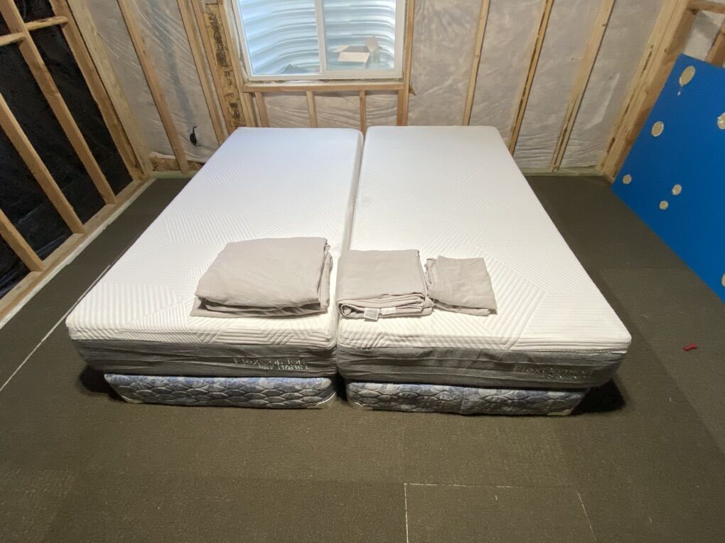 New FlexComfort Renanim SplitKing Memory Foam