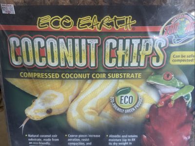 Eco Earth Coconut Chips Compressed Substrate - 11lb (6kg) Eco-Friendly Reptile Bedding