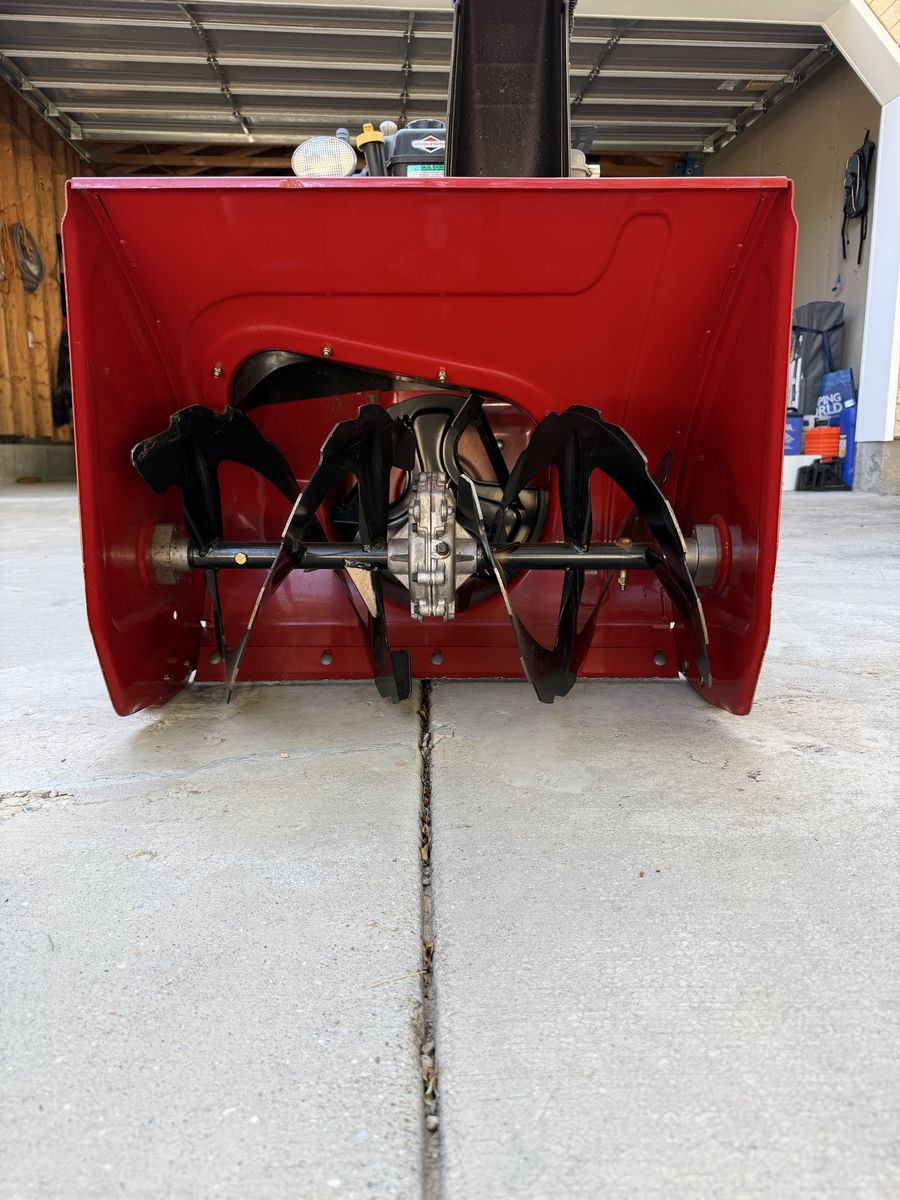 Toro PowerMax 26” 826/OXE Two-Stage Snowblower