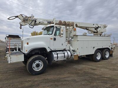 2009 International 6wd 60' 34k# Derrick Digger