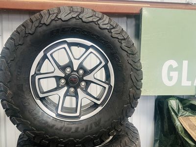5 BFGoodrich All-Terrain T/A KO2 Tires & Jeep Wheels - 285/70R17 Load Range E