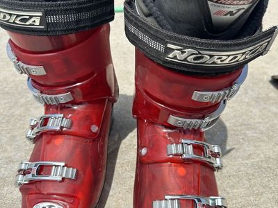 Nordica Thermo Custom Fit Ski Boots 10.5 - Red/Black