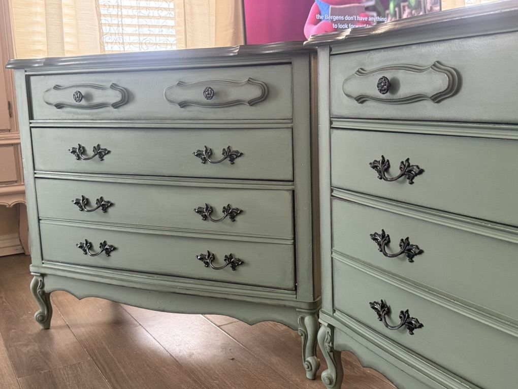 2 XX Large French Vintage Nightstands*free Deliver