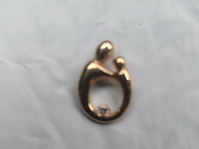 KAYNAR 14K GOLD MOTHER & CHILD PENDANT FOR A NECK