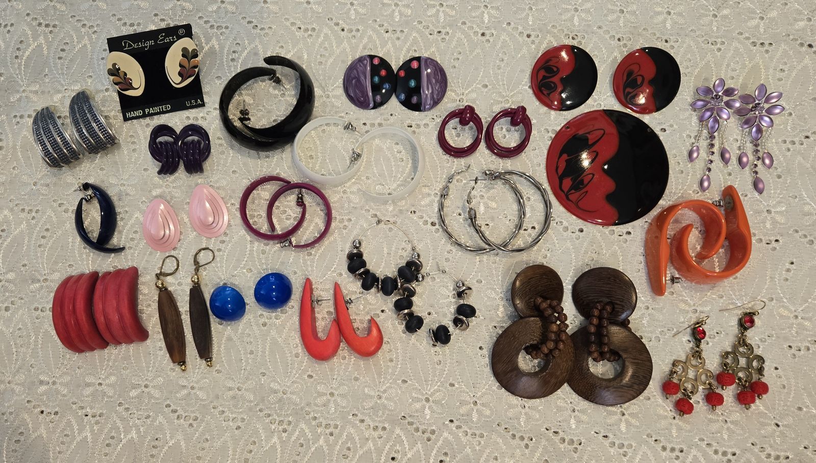 VTG Lot of 20 Pair "60s-80s" Pierced Earrings, 1 Set Earrings & Pendent Preloved