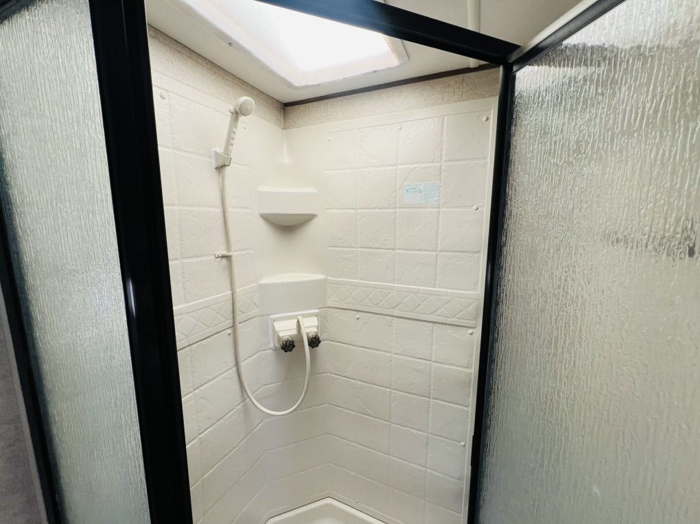 Main image 8