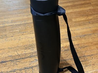 Great condition ALO Warrior Yoga Mat Black