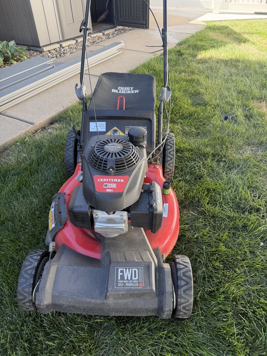 Craftsman M250 160cc FWD Self-Propelled Gas Lawn Mower with Dust Blocker Bag