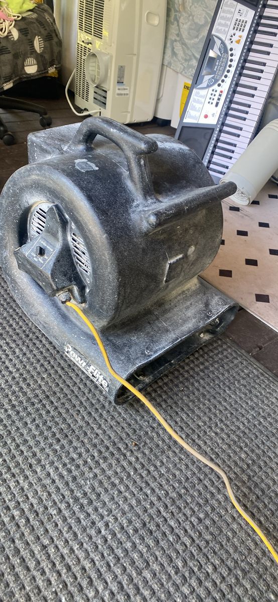 Fan fan works. For fast dryer damage water floor.