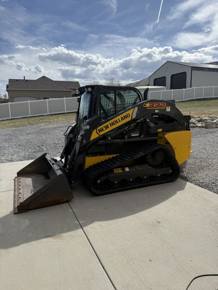 New Holland 332