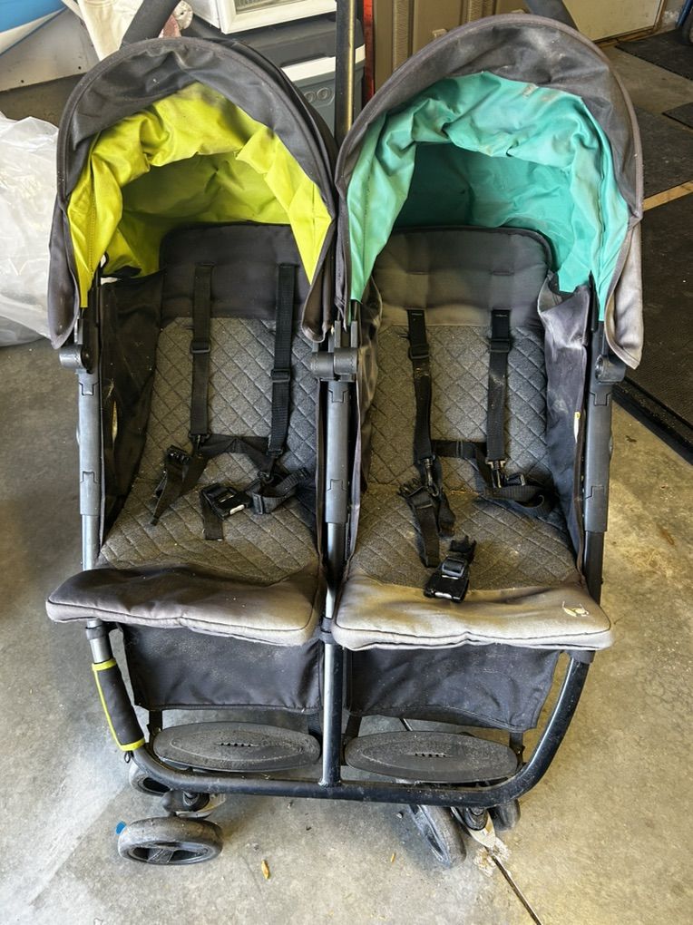 Babytrend Folding Dual stroller
