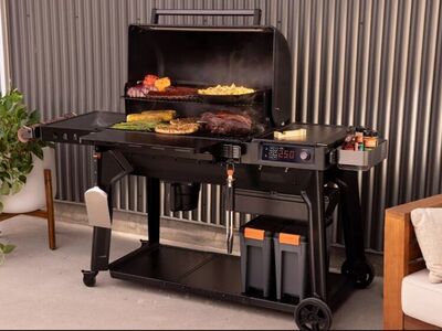 Woodridge Pro Wifi Pellet Grill & Smoker In Black