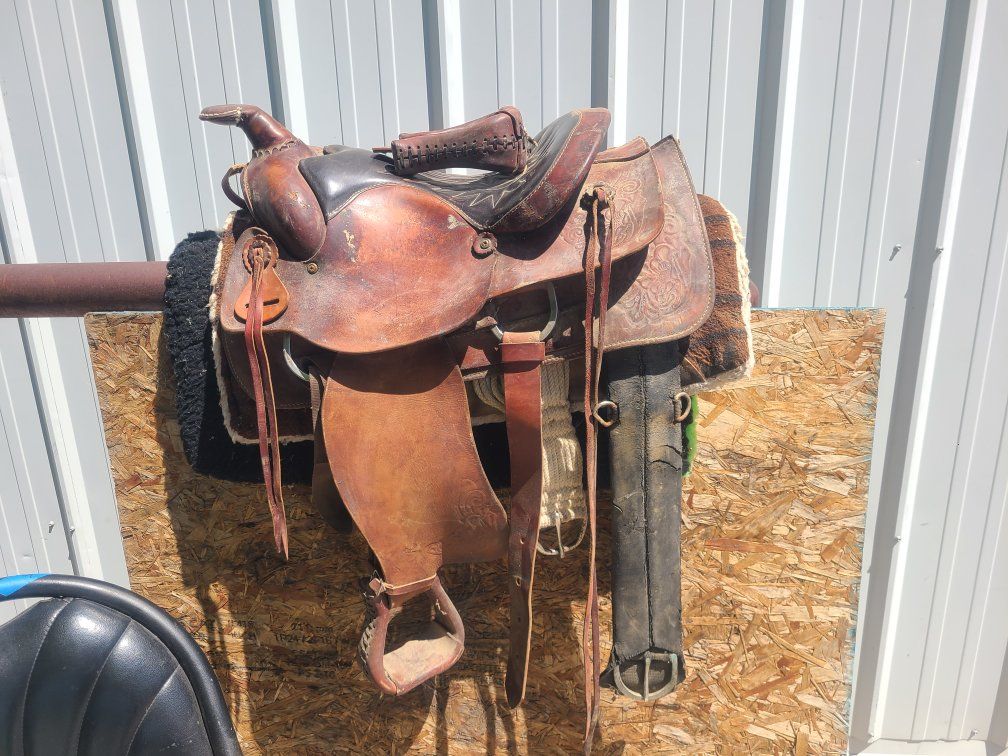 Western Saddle and set