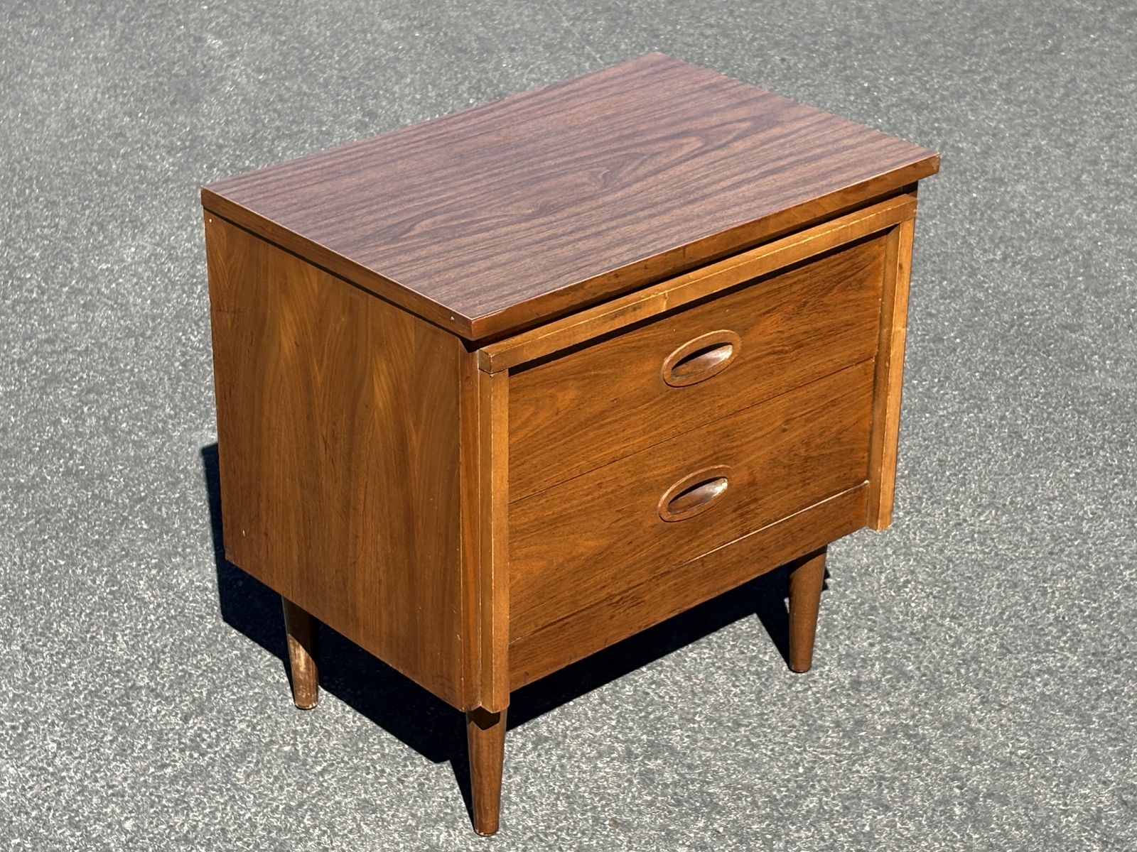 Main image 3