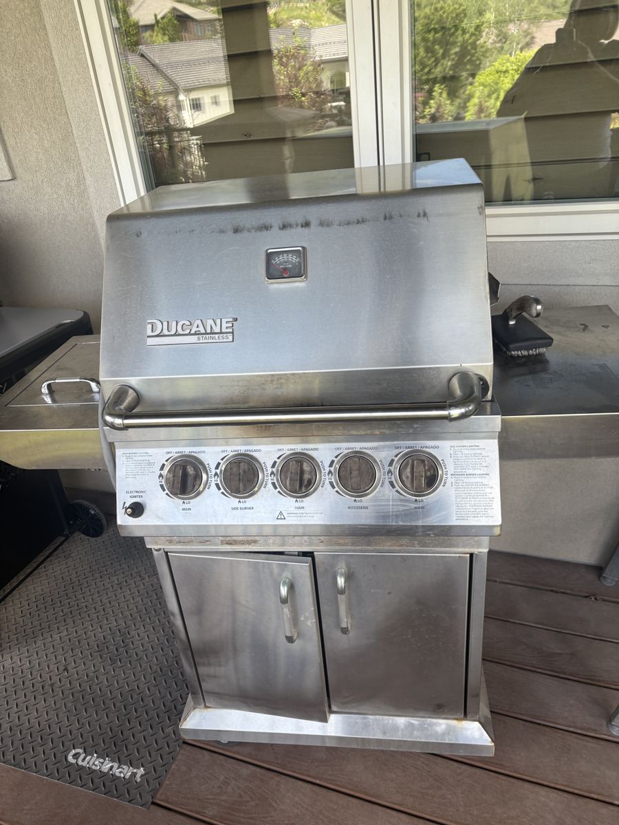 Natural gas grill