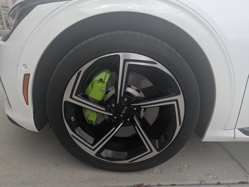 KIA EV6 GT tires and rims
