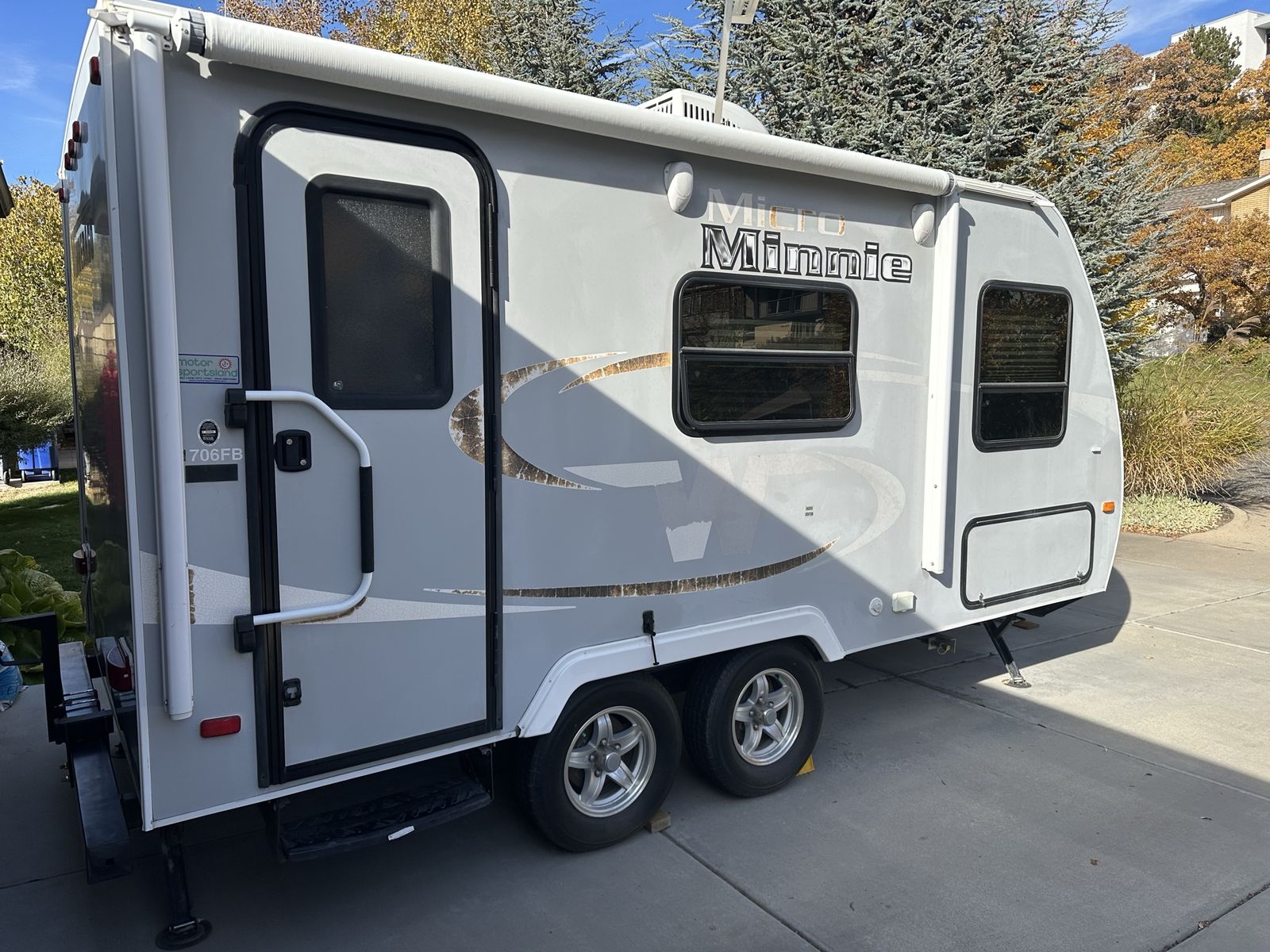 Winnebago Micro Minnie 1706fb