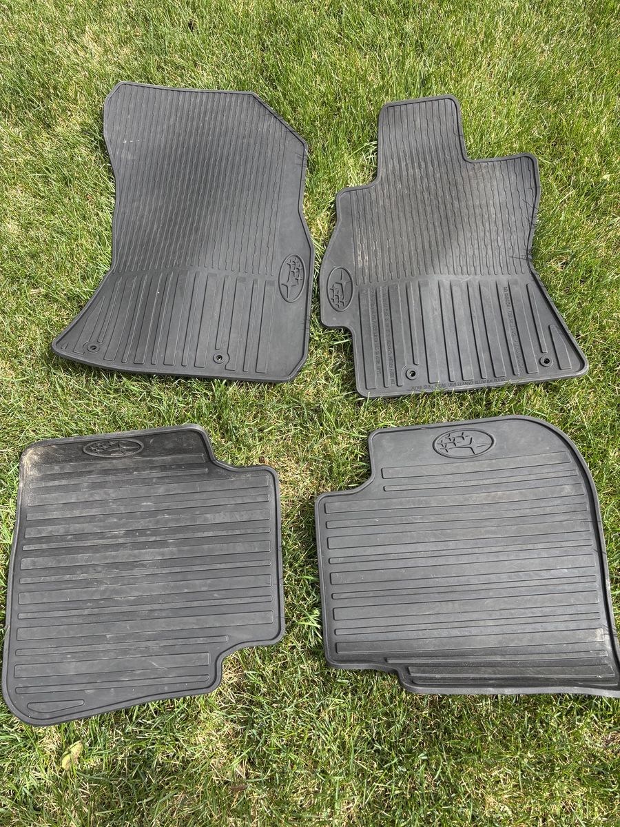 2017 SUBARU OUTBACK FLOOR MATS