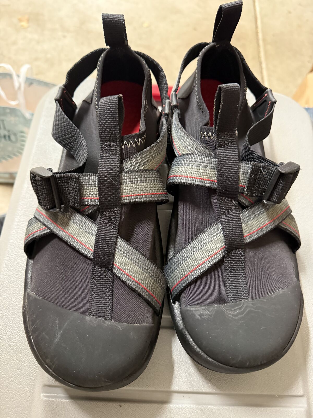 Chaco water shoes-men’s size 8-9