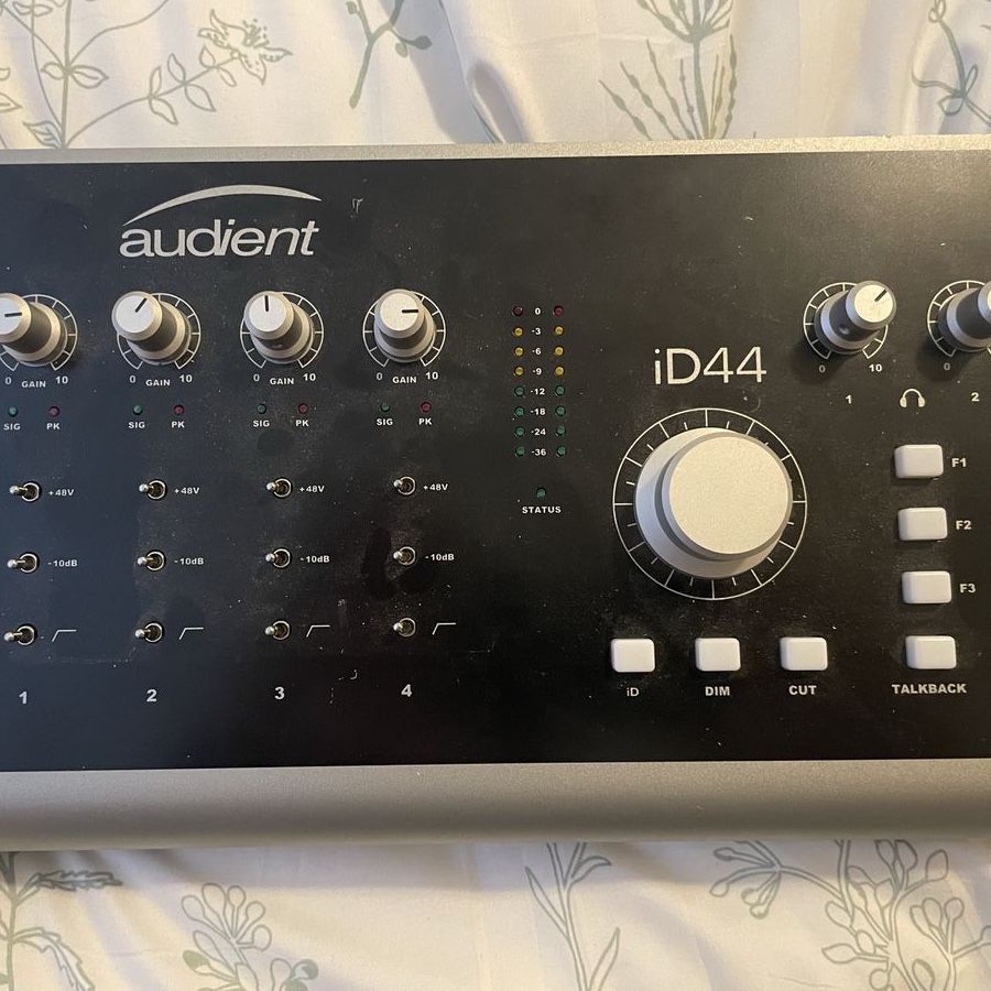 Audient iD44