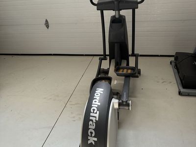 NordicTrack Incline Trainer X22i Elliptical Machine Cross Trainer