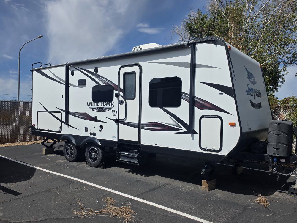 Jayco White Hawk 23MRB Travel Trailer - Tuff-Shell Aluminum Frame, Excellent Condition