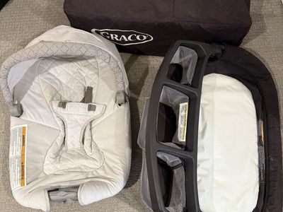 Graco Pack 'n Play Portable Playard with Newborn Napper & Bassinet - Black/Grey