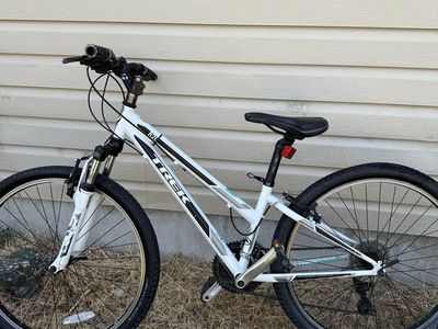 Trek 820 Women's Small Frame Mountain Bike - White/Black, Used $75 OBO