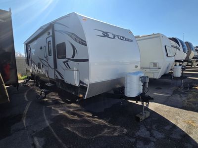 2013 Keystone RV Fuzion 300 TOY HAULER W/ 4KW ONAN GEN !!!