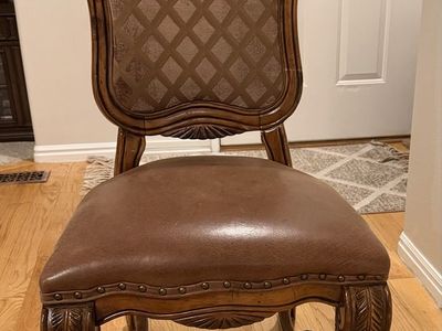 4 Dining room chairs