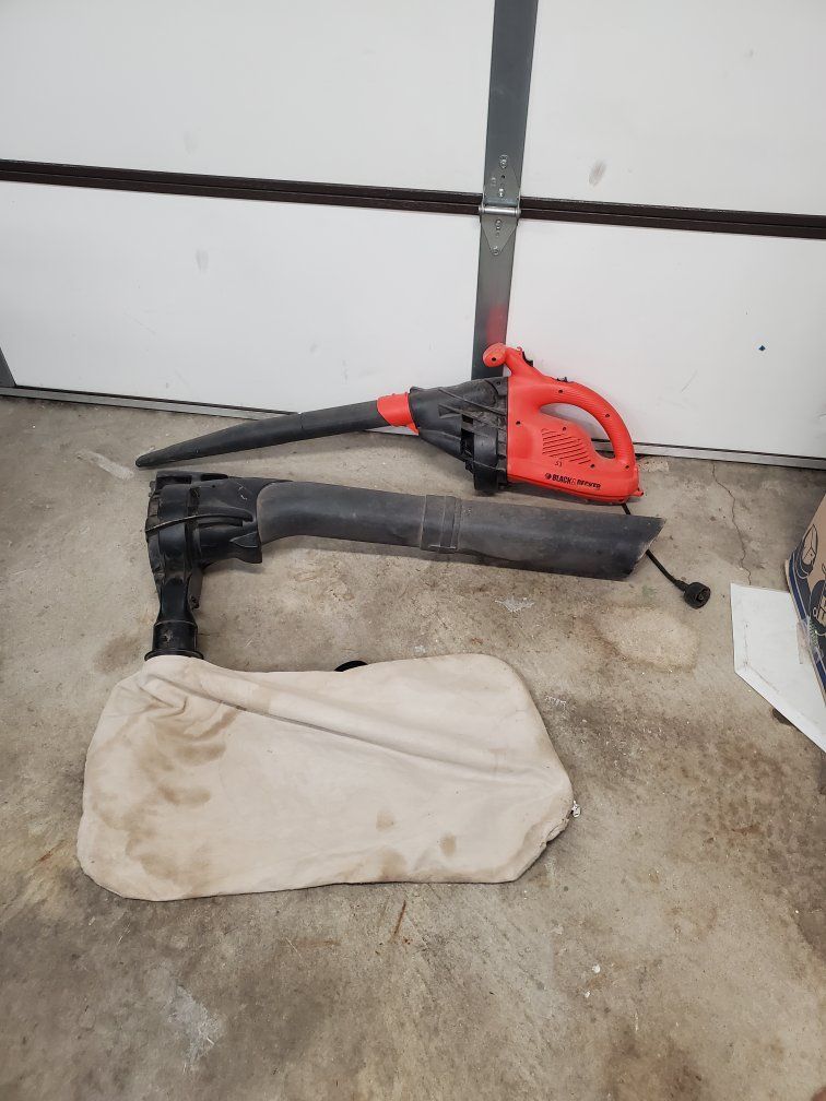 Electric Leaf Blower and Vacuum with Collection Bag - Black and Decker