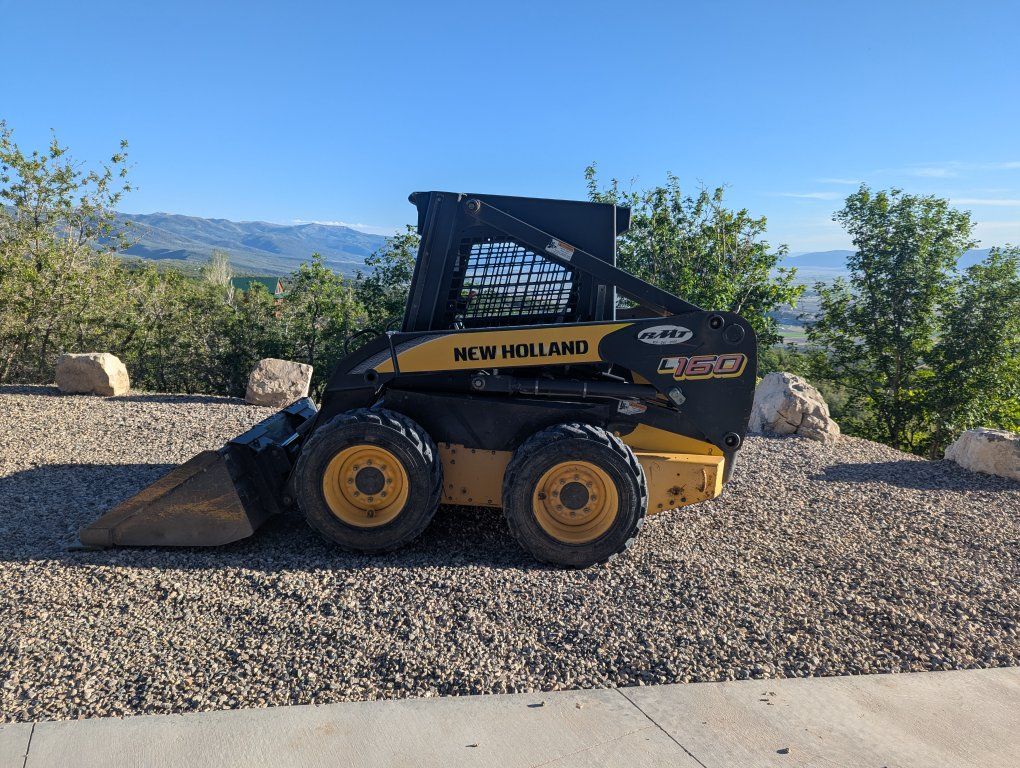 2006 New Holland L160 skid steer