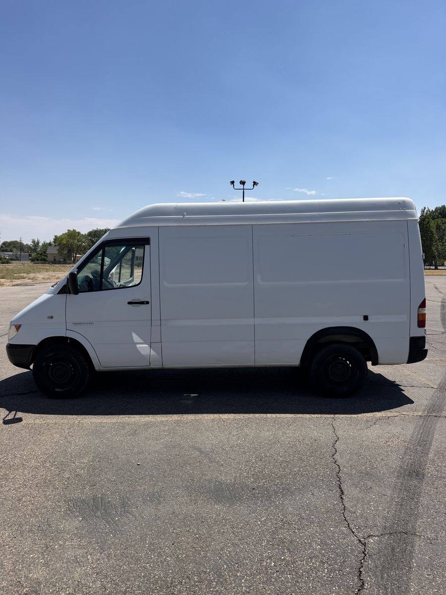 2004 Dodge Sprinter 2500