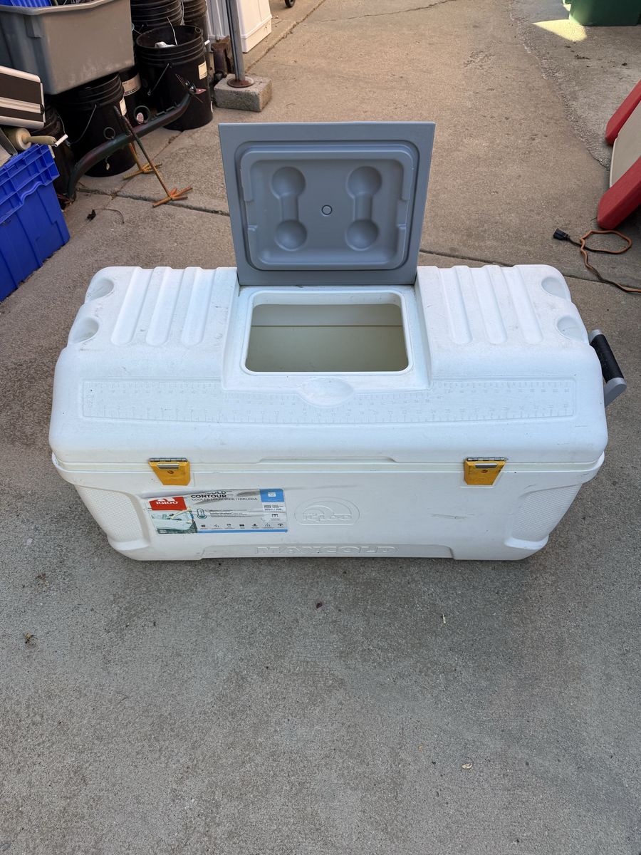 Igloo Contour 165 Qt Marine Cooler White - Large Capacity, Fishing Ruler Lid
