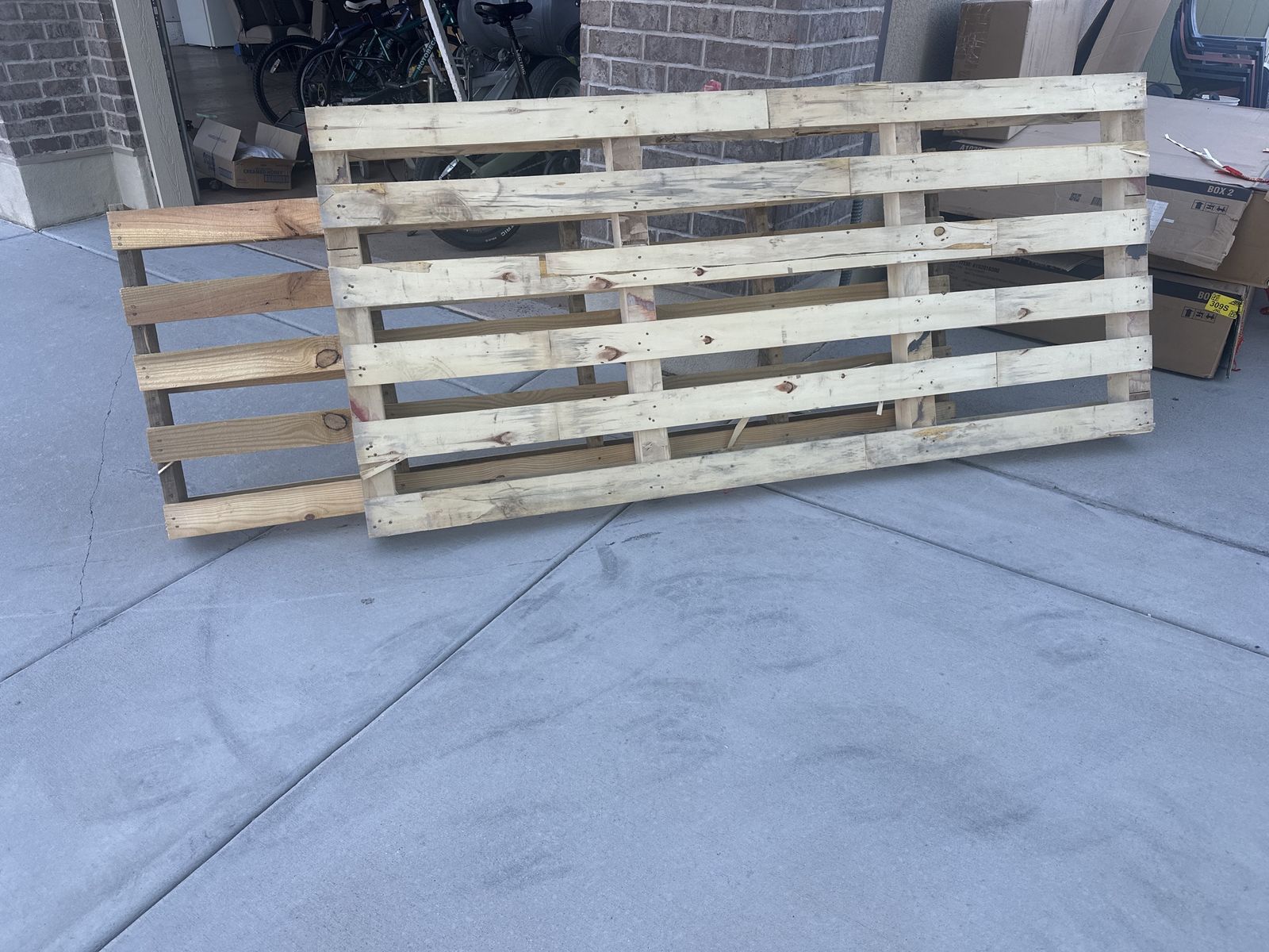 Large pallets - FREE today