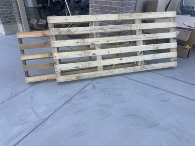 Large pallets - FREE today
