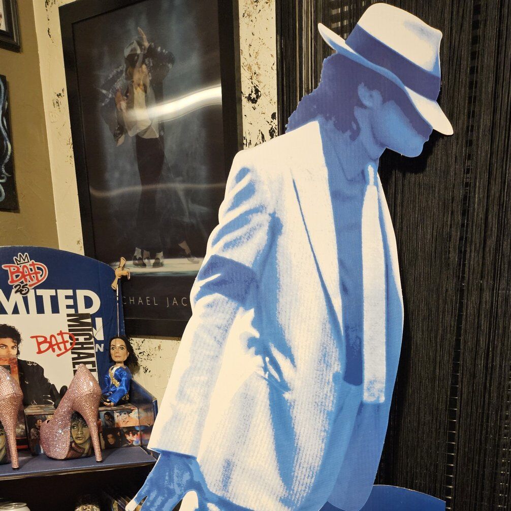 MICHAEL JACKSON CUT OUT