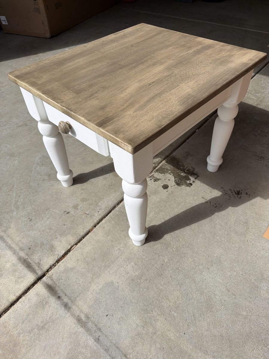 Charming Wooden End Table with White Turned Legs and Single Drawer