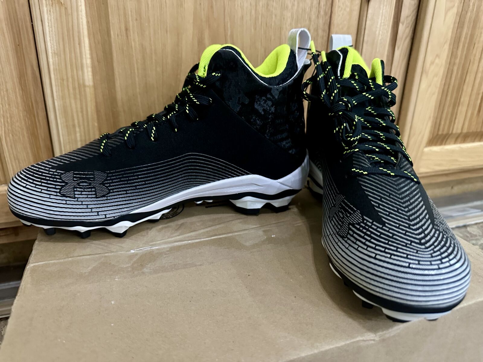 8 - Under Armour Hammer MC 2.0 football cleats - NEW