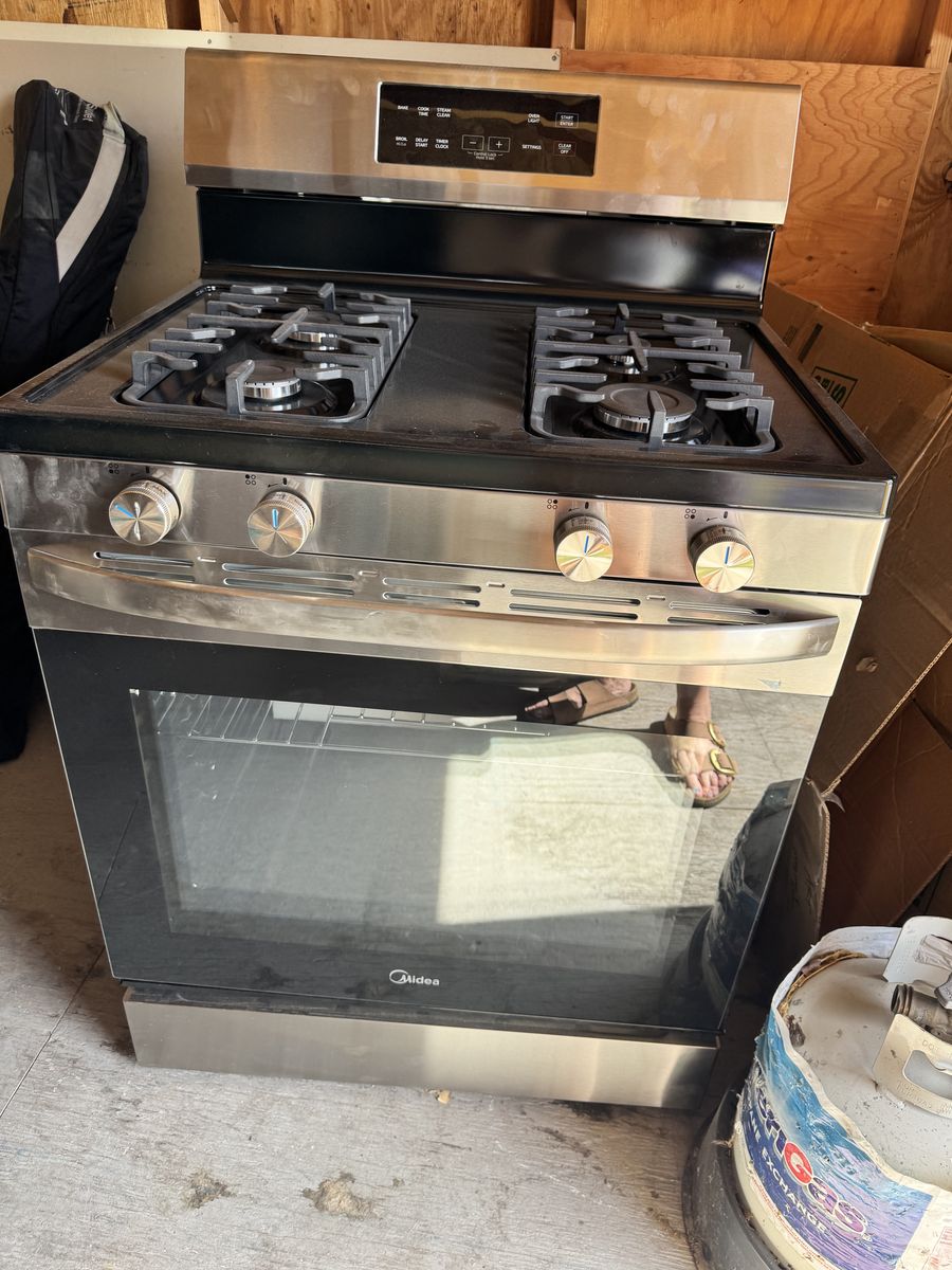Brand New Midea Gas Oven Range