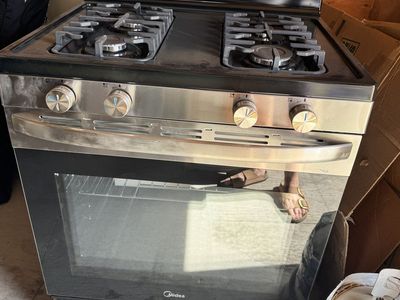 Brand New Midea Gas Oven Range