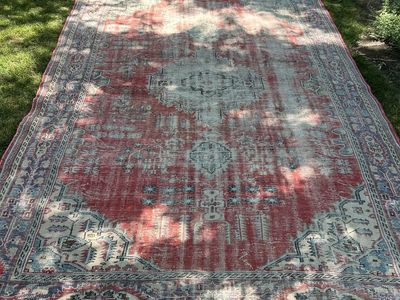 XLarge VintageTurkish Anatolian Rug. 8’7” X 12’9”