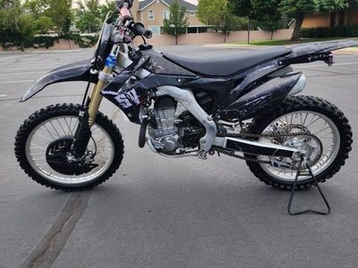 2014 Honda CRF450R ($3,500 O.B.O)
Super clean
Starts and runs amazing (like a Honda)
Clean title
Comes with extra set of rims/Ti