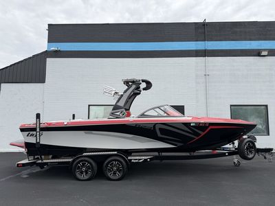 2018 Tige R23