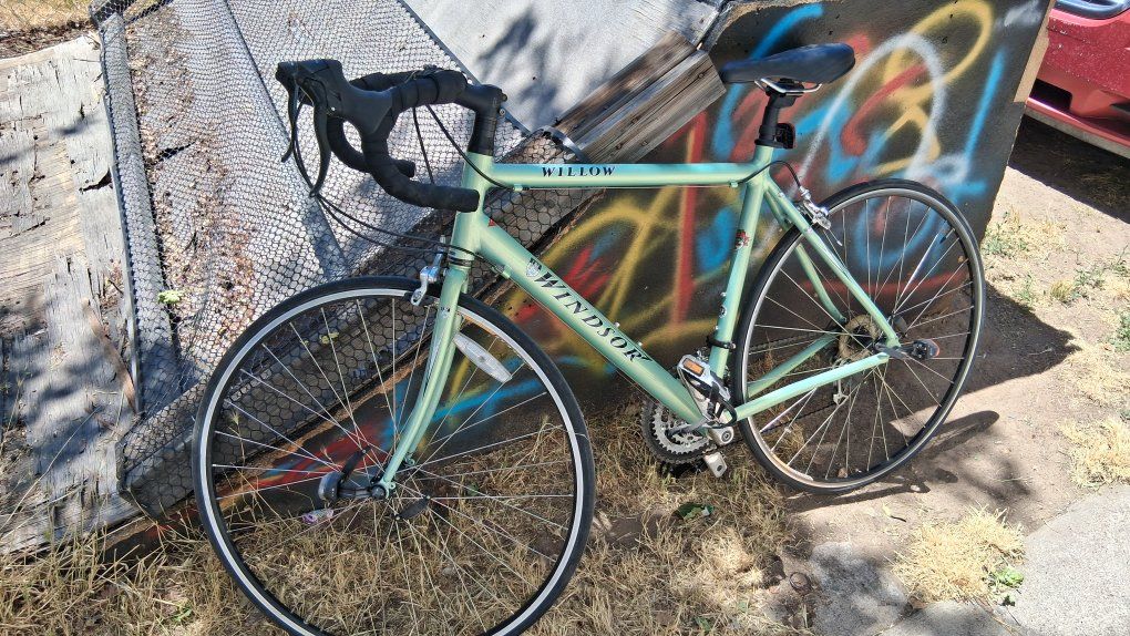 Windsor Willow Road Bike - Light Green, Drop Bars, Great for Commuting/Fitness