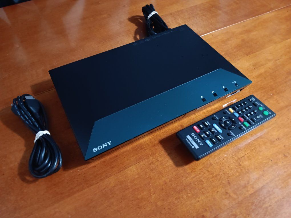 Sony BDP-S3100 Blu-ray DVD Player Built-in Wi-Fi S