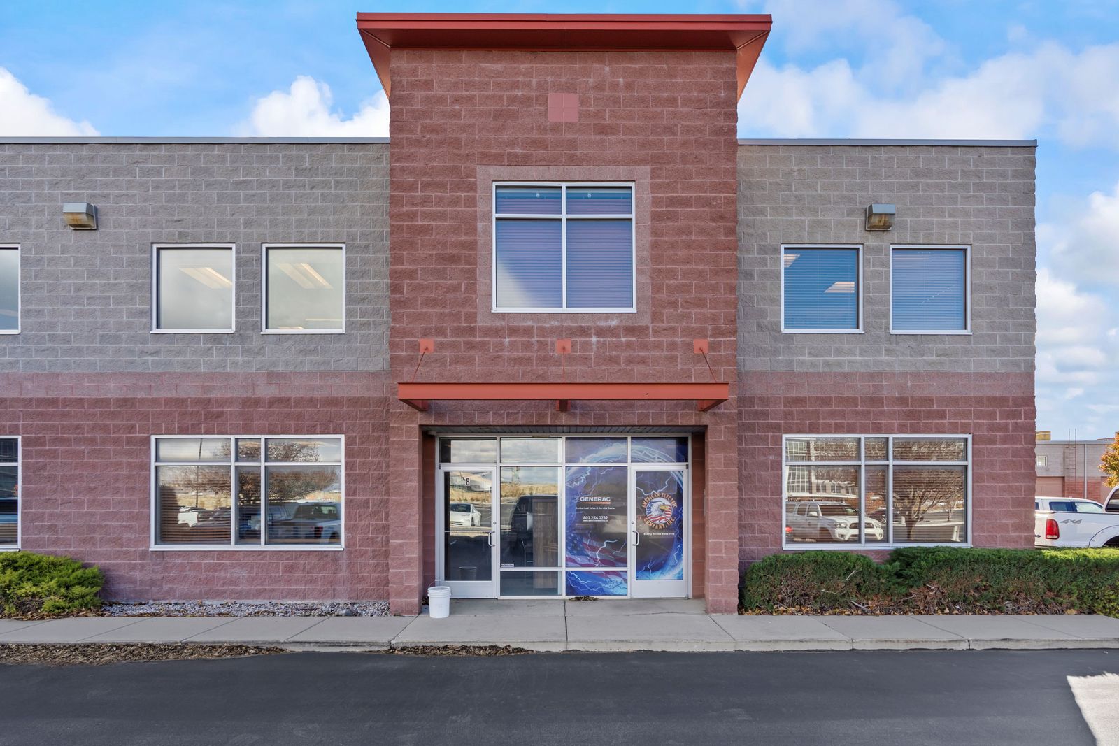 Versatile Office + Warehouse Flex Space in Prime Draper Location