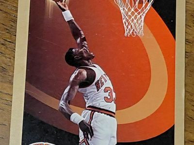 Patrick Ewing 89-90 Skybox
