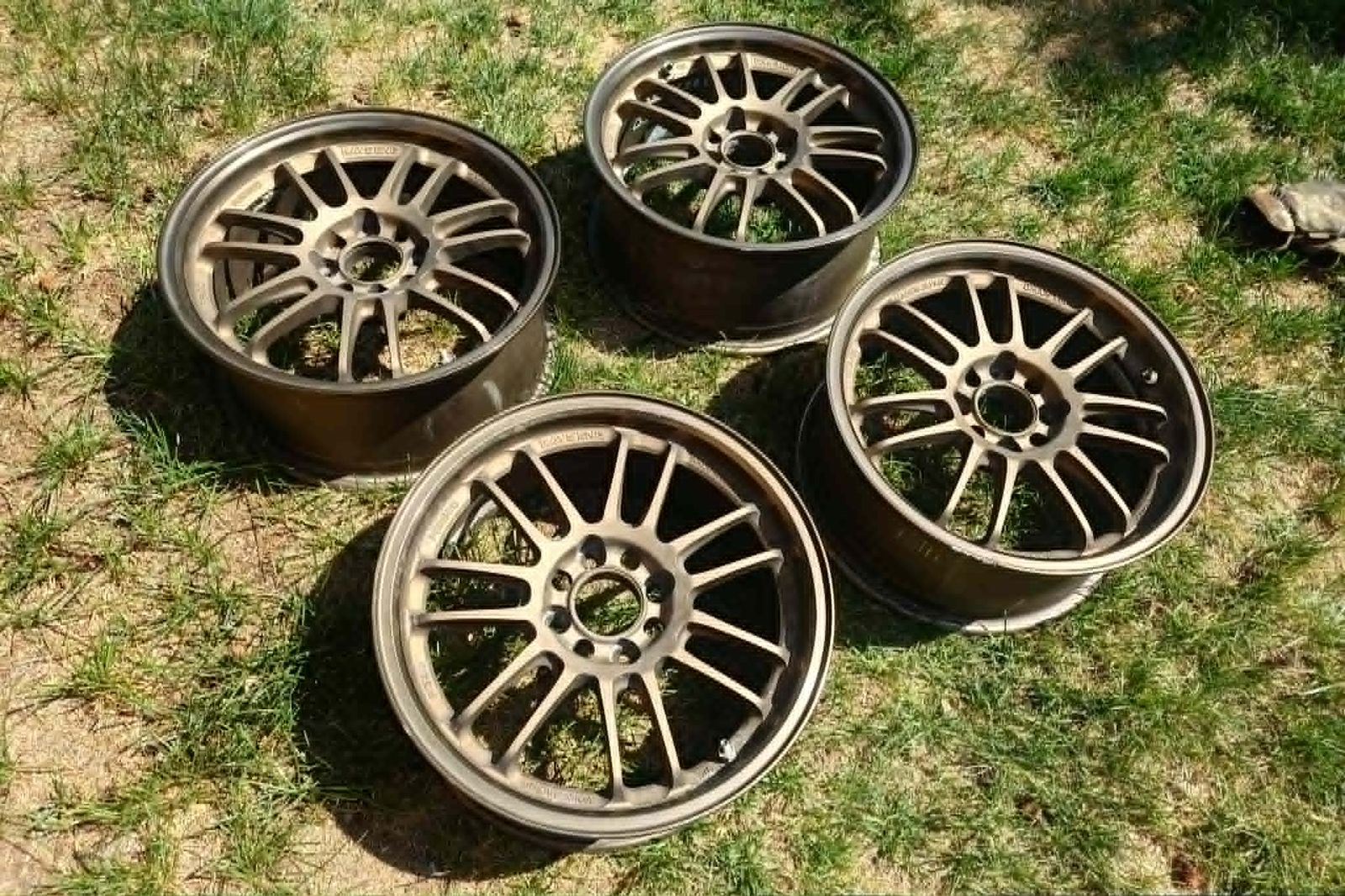 Volk RE30 15x7 4x100 ET30
